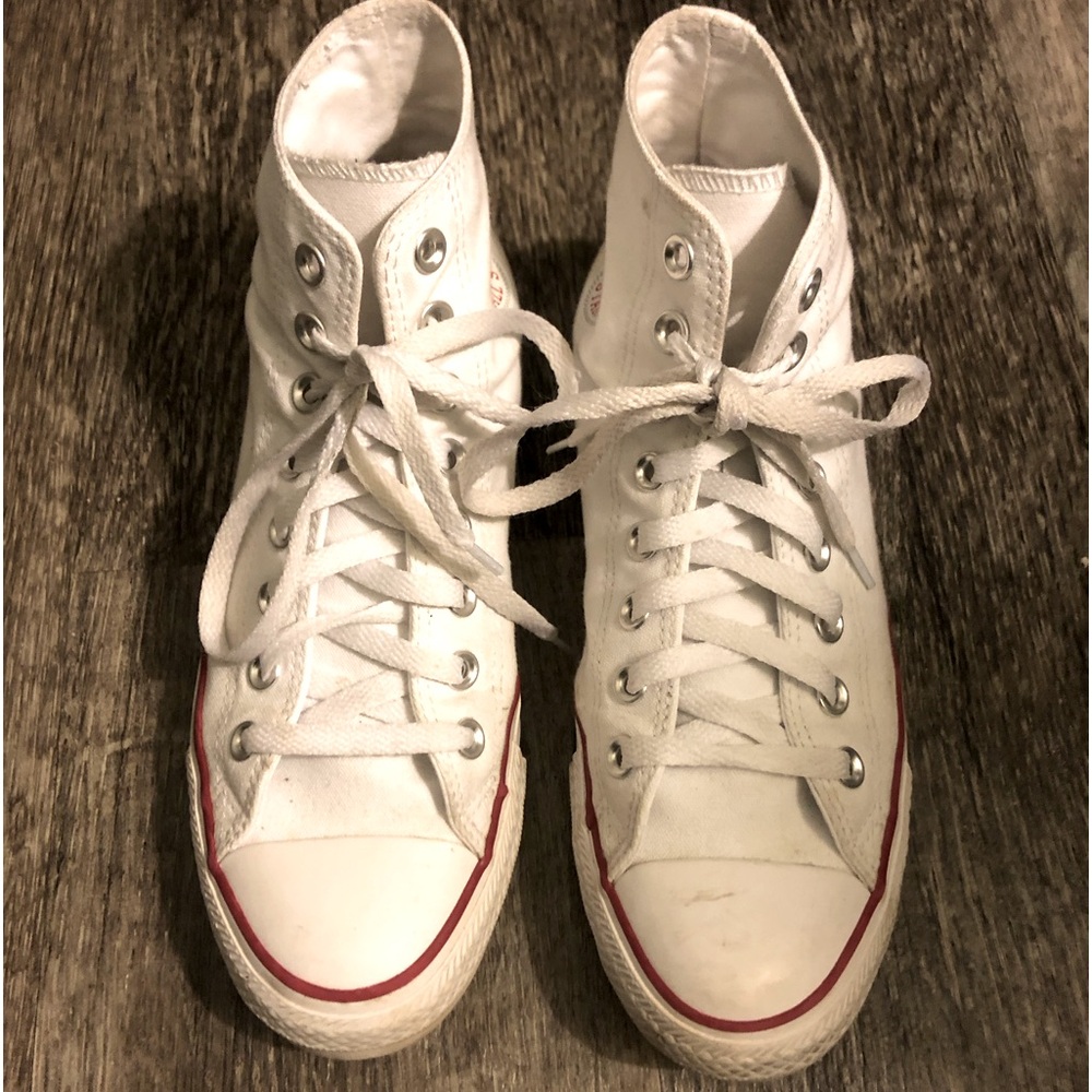 Chuck Taylor Converse Women’s White High Top Lace-Up Sneakers Size 9